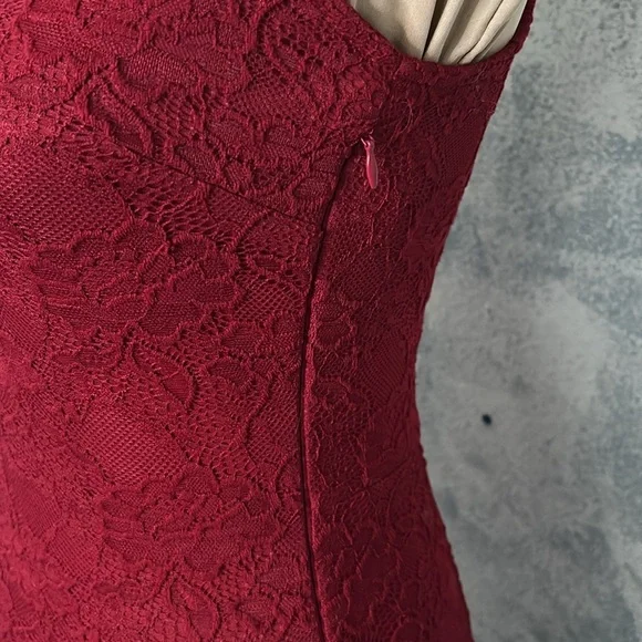 One Clothing Scarlet Lace Halter Dress with High Neckline size S - Picture 6 of 7